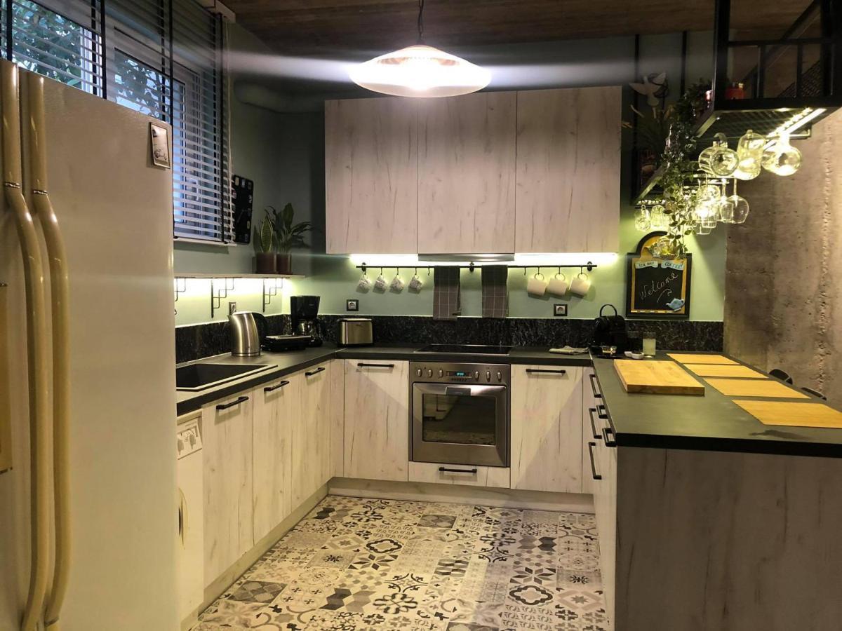 Amazing Semi-Basement Art Apartment Easy Walk To Nafplio Centre Eksteriør billede